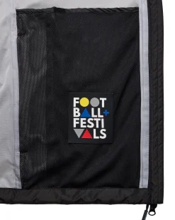 Football + Festivals Wasserdichte Pack-Away-Jacke Schwarz