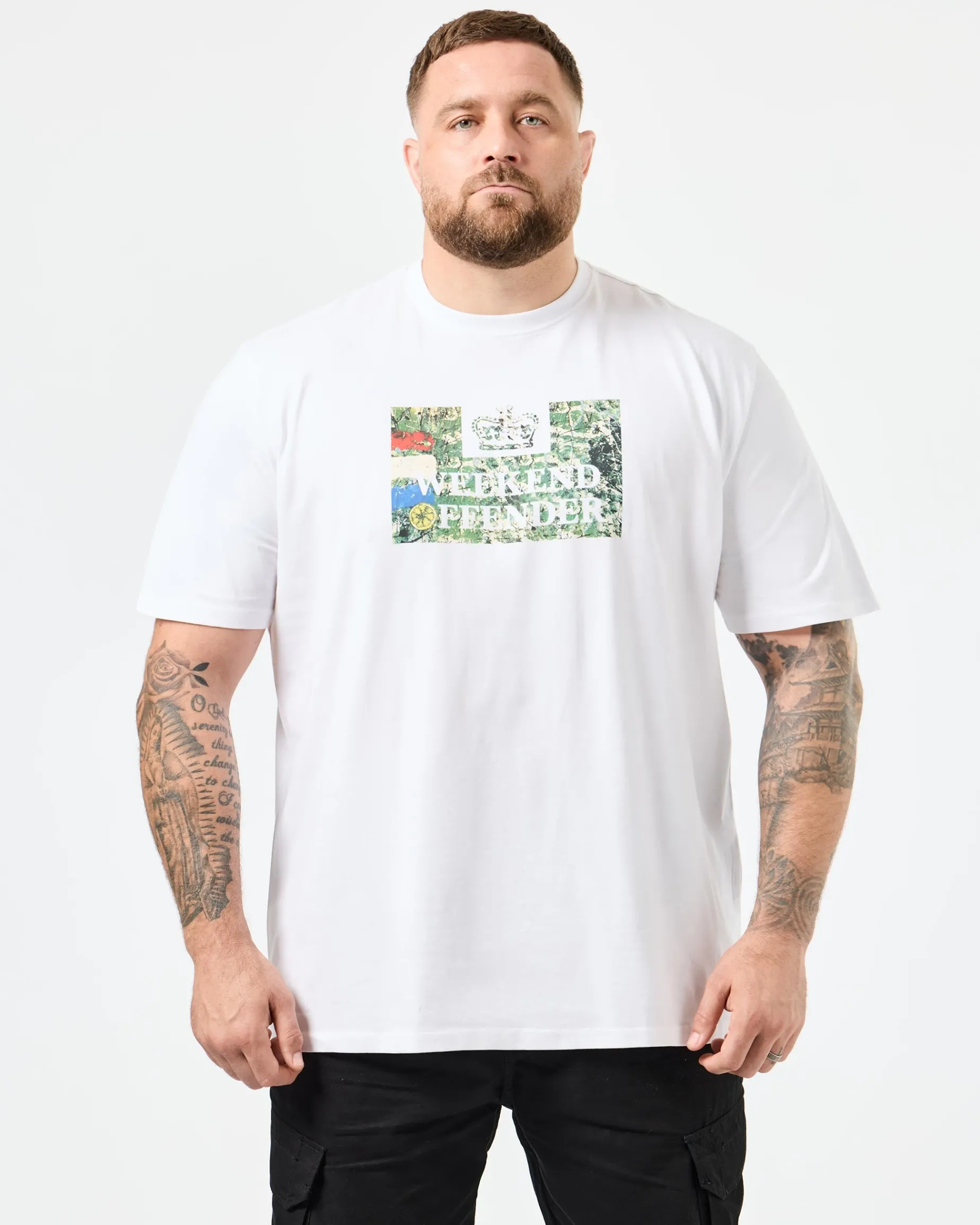 Große Größen - T-Shirt mit Badman-Grafik in Weiß