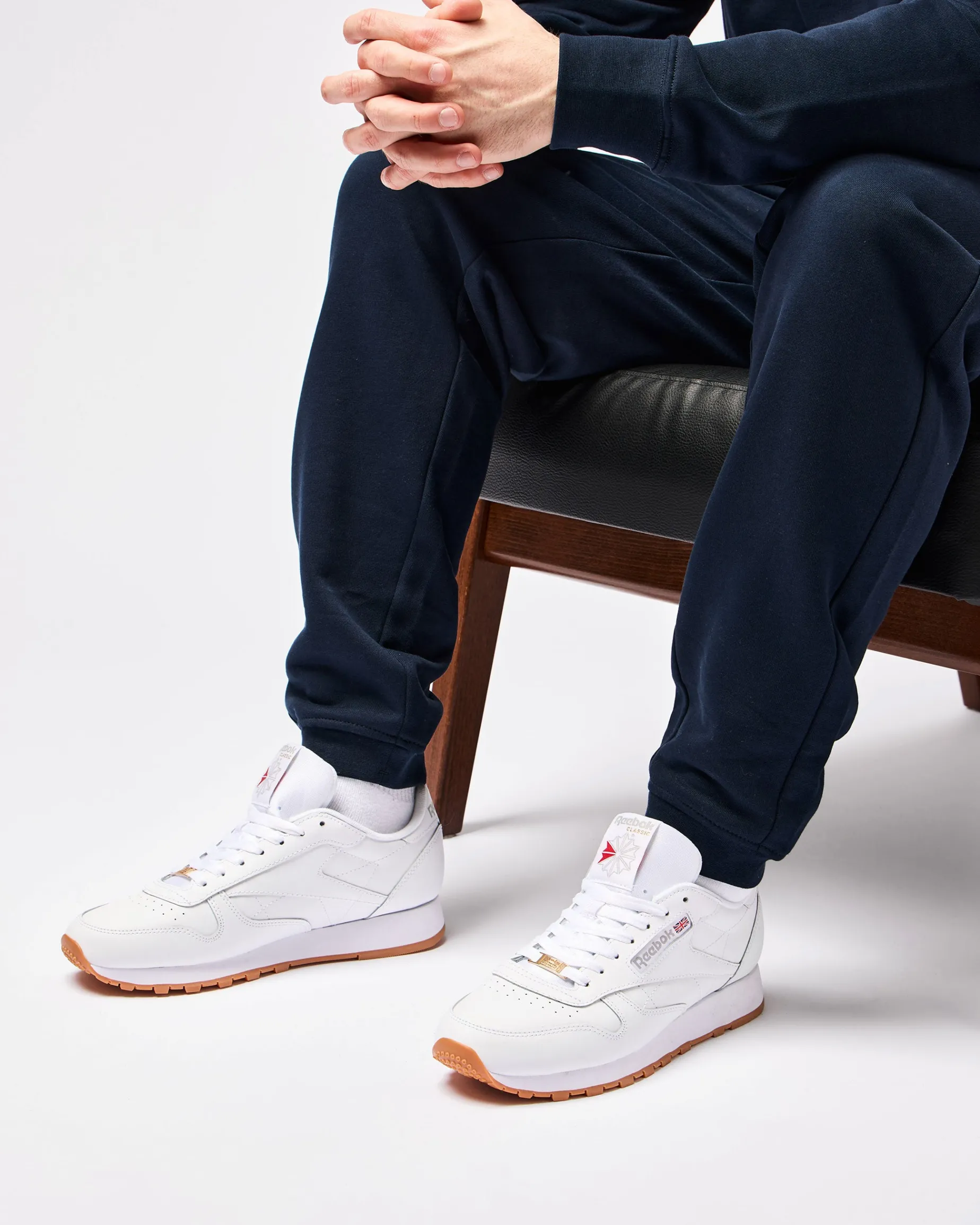 Reebok – Classic Leather – Sneaker in Weiß/Gummi