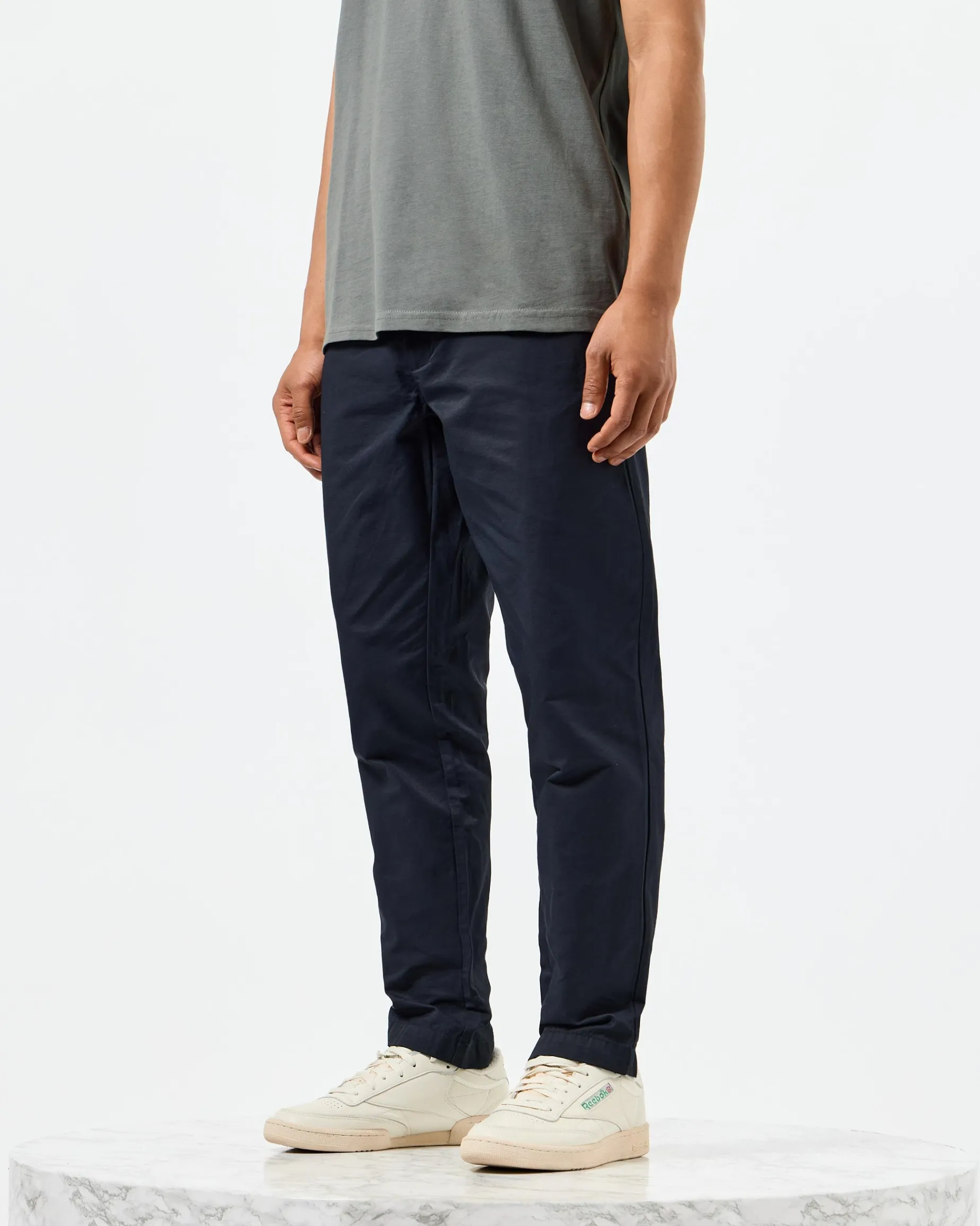Talabot – Entspannte, maßgeschneiderte Hose in Marineblau