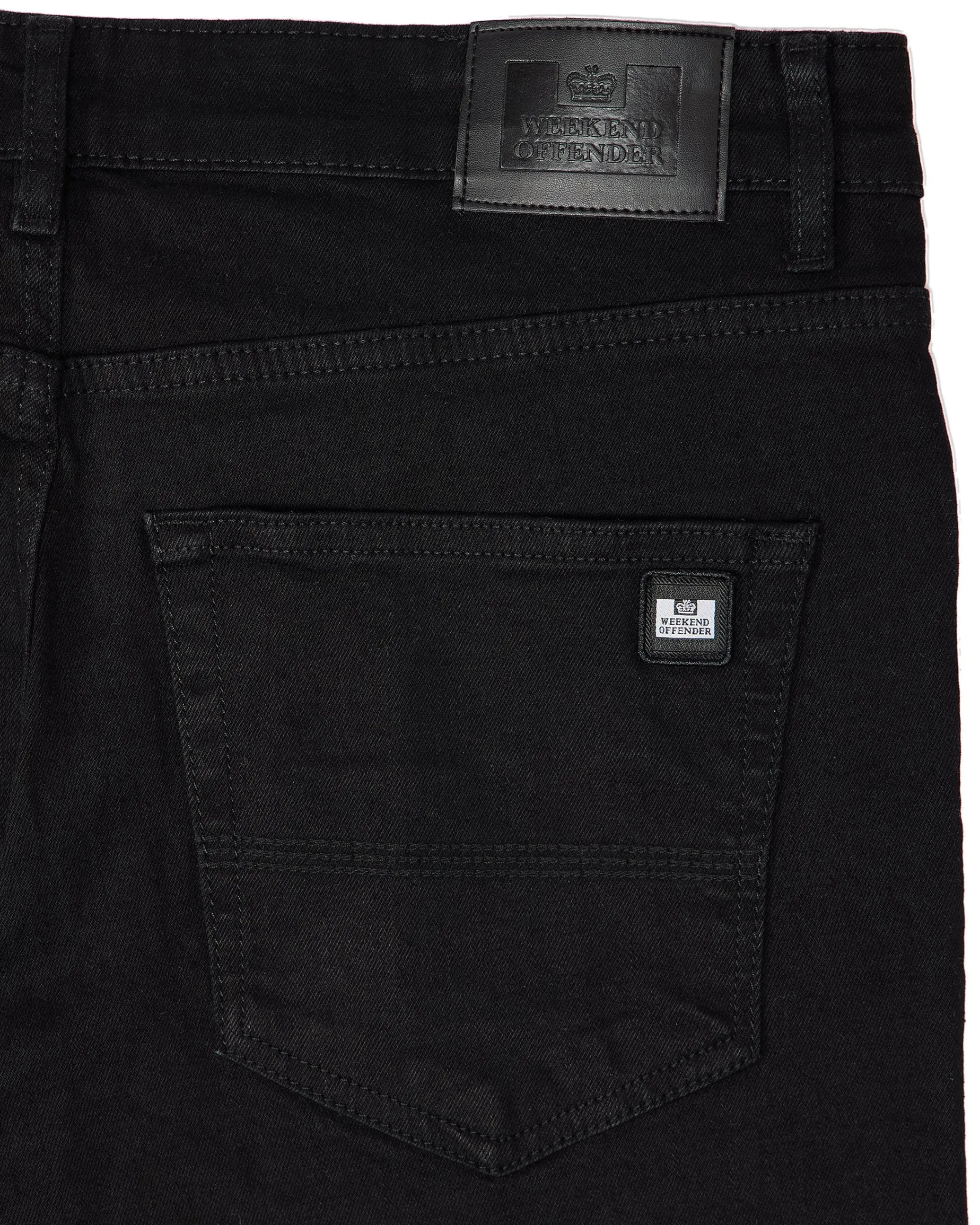 444 Tapered-Jeans aus schwarzem Denim